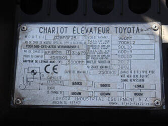 2012-toyota-028fgf25-48350527