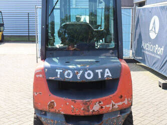 2010-toyota-02-8fdf25-1470441-48350710