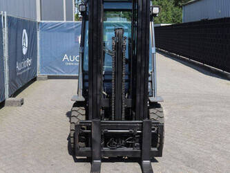 2010-toyota-02-8fdf25-1470441-48350713
