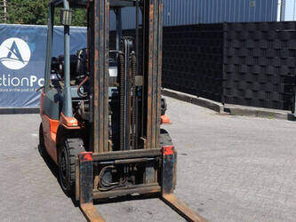 2007-toyota-42-7fgf25-1470445-48350847