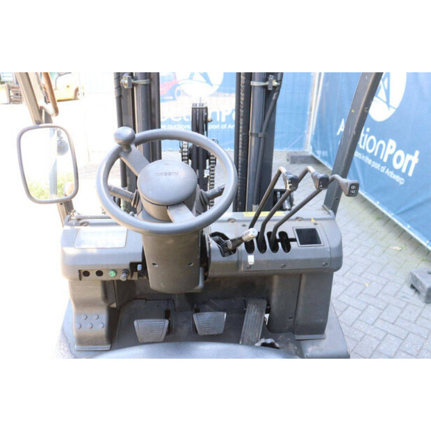 2005 NISSAN FD01A18Q-48351182