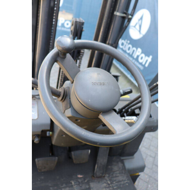 2005 NISSAN FD01A18Q-48351187