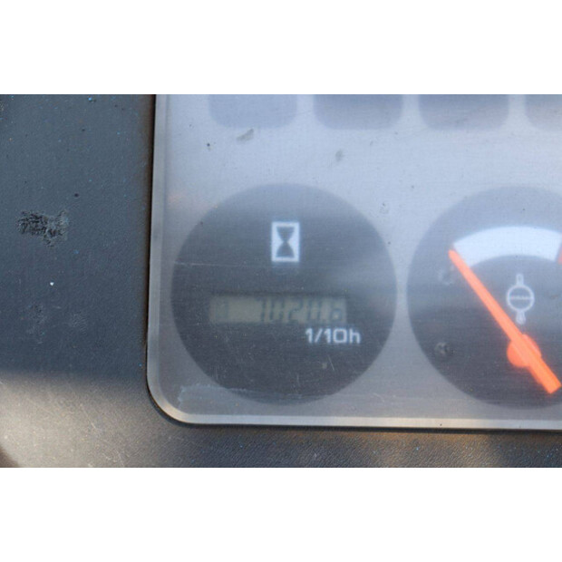 2005 NISSAN FD01A18Q-48351190