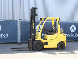 صورة ل رافعات 2007 يال GLP30VX للبيع في بلجيكا