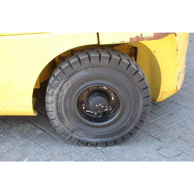 2007 يال GLP30VX-48351211