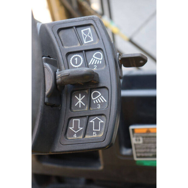 2007 يال GLP30VX-48351223