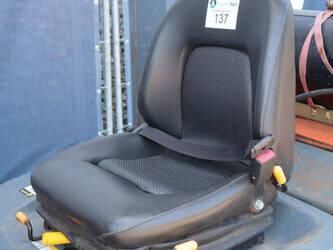 2007-toyota-42-7fgf25-1470459-48351275