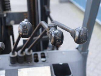 2007-toyota-42-7fgf25-1470459-48351279