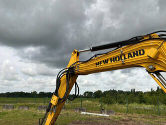 2016-new-holland-e57c-48351495