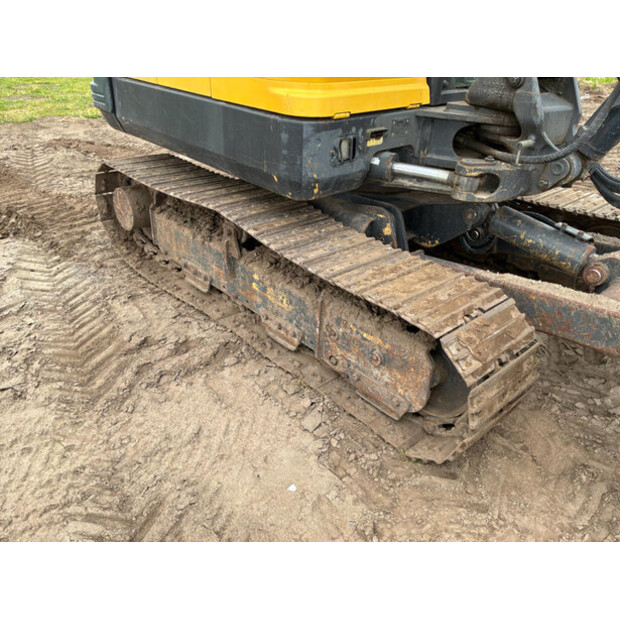 2016 New Holland E57C-48351500