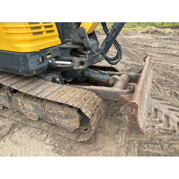 2016 New Holland E57C-48351510