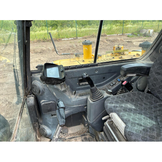 2016 New Holland E57C-48351518