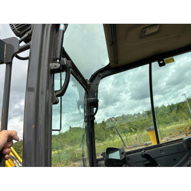 2016 New Holland E57C-48351519