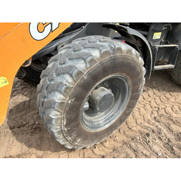 2019 CASE 321F-48351551