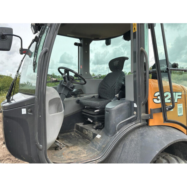 2019 CASE 321F-48351554