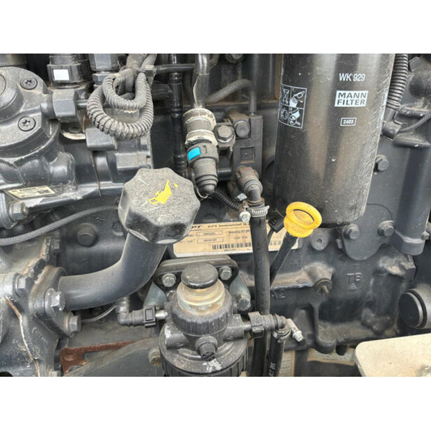 2019 CASE 321F-48351565