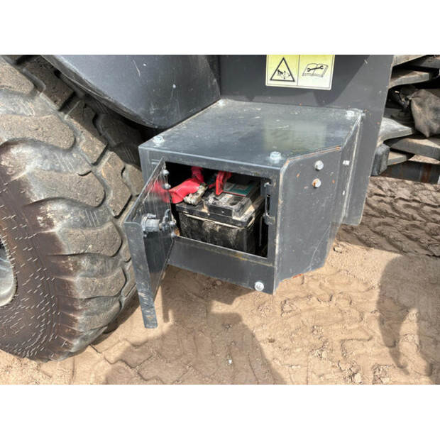 2019 CASE 321F-48351567