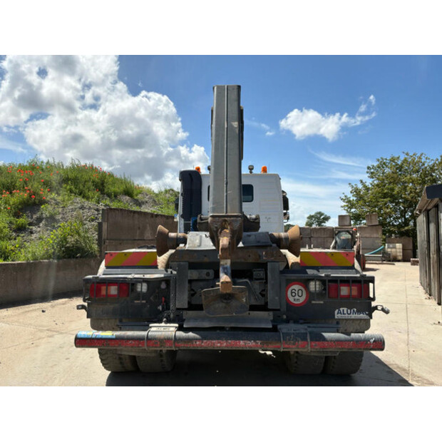 2017 Volvo FM-48351574