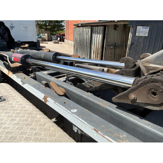 2017 Volvo FM-48351588
