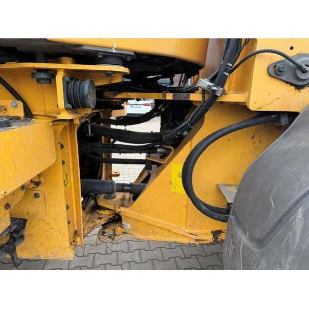 فولفو L90H-48361217