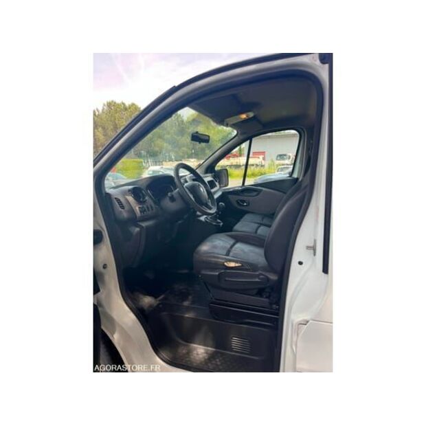 Renault Trafic-48366912
