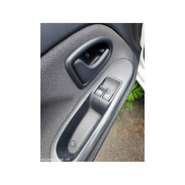 2004 Renault Clio-48368316