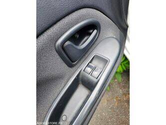 2004-renault-clio-1470245-48368322
