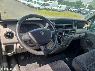 renault-master-1470250-48368596