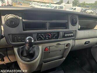 renault-master-1470250-48368598
