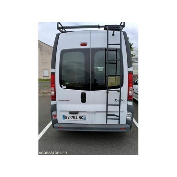 Renault Trafic-48368615