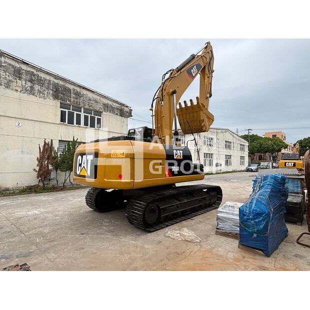 2023 Caterpillar 320D-48372725
