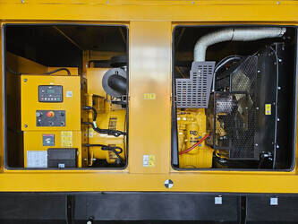 2025-caterpillar-c9-de250e0-1470736-48373029