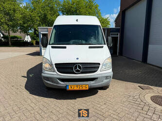 2011-mercedes-benz-sprinter-1470780-48373972