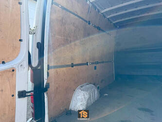 2011-mercedes-benz-sprinter-1470780-48373973