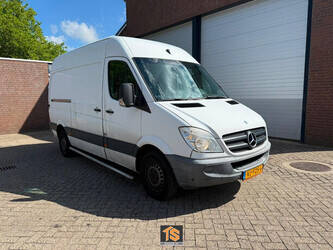 2011-mercedes-benz-sprinter-1470780-48373975