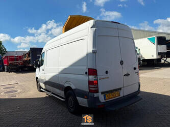 2011-mercedes-benz-sprinter-1470780-48373976