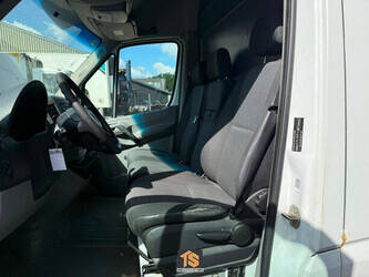 2011-mercedes-benz-sprinter-1470780-48373979