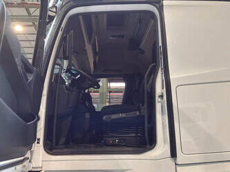 2024-mercedes-benz-actros-1945-1470787-48374140