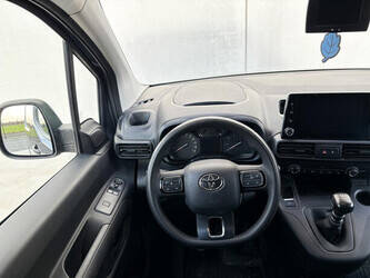 2024-toyota-proace-48374535