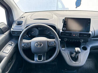 2024-toyota-proace-48374537