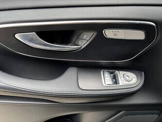2023-mercedes-benz-v250d-amg-line-48374582