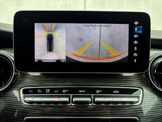 2023-mercedes-benz-v250d-amg-line-48374590