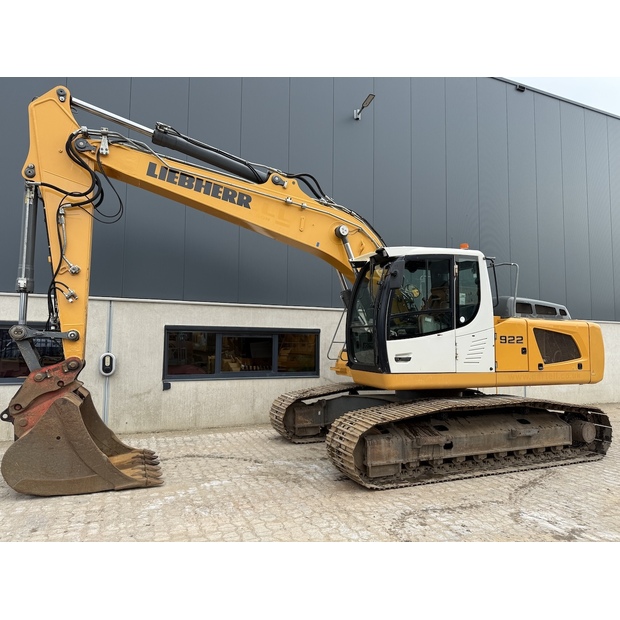 2018 ليبهير R922LC-48381982