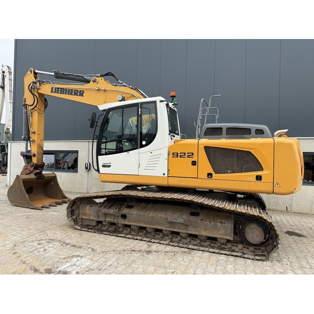2018 ليبهير R922LC-48381983