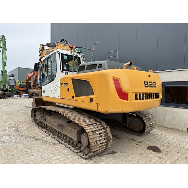 2018 ليبهير R922LC-48381984
