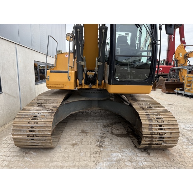 2018 ليبهير R922LC-48381985