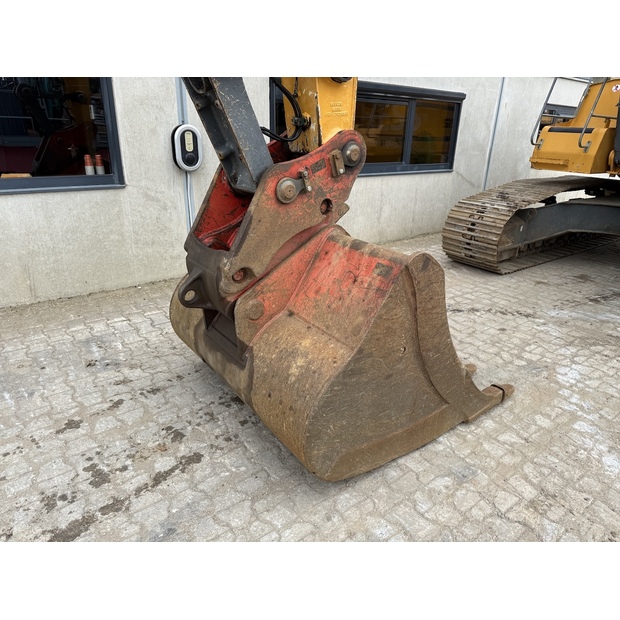 2018 ليبهير R922LC-48381990