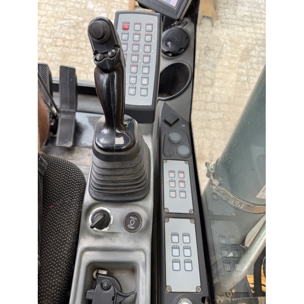 2018 ليبهير R922LC-48381994