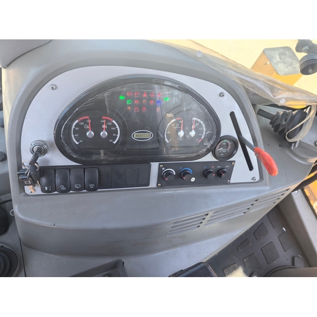 2025 JCB 4CX-48388738