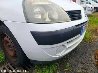 2004-renault-clio-1470245-48390347